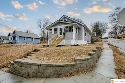 4227 Boyd St, Omaha, NE 68111