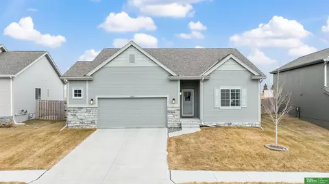 5803 N 181 St, Elkhorn, NE 68022