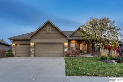 937 S 201st St, Elkhorn, NE 68022