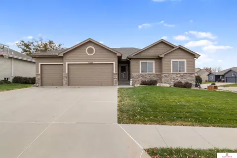 16133 Plum Cir, Bennington, NE 68007