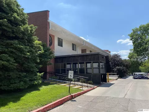 2820 N 66th Ave #319, Omaha, NE 68104
