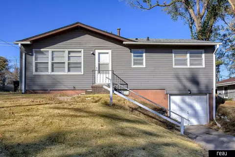 4676 Kansas Ave, Omaha, NE 68104