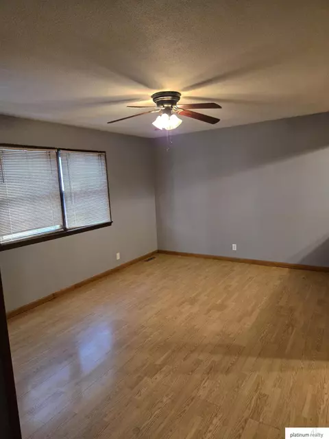 9380 Ohio St W, Omaha, NE 68134