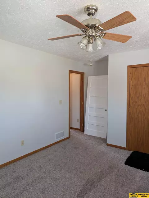 Bedroom - 1513 Crestview Ave, Beatrice, NE 68310 photo 4 of 7