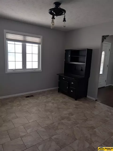 Dining - 1513 Crestview Ave, Beatrice, NE 68310 photo 1 of 1