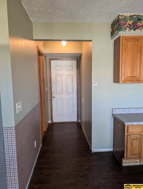 Entry Way - 1513 Crestview Ave, Beatrice, NE 68310 photo 1 of 1