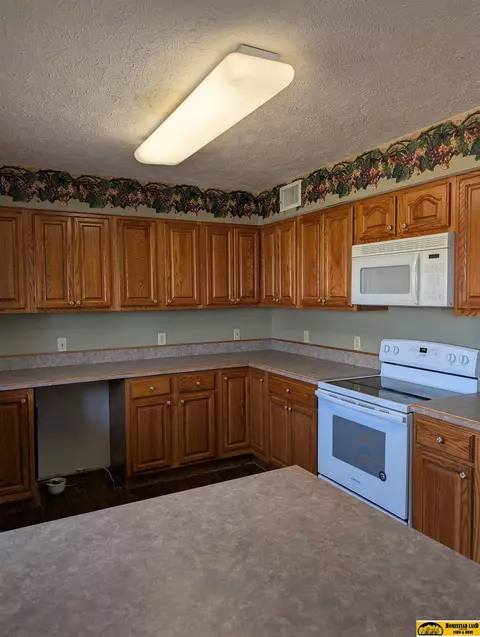 Kitchen - 1513 Crestview Ave, Beatrice, NE 68310 photo 1 of 3