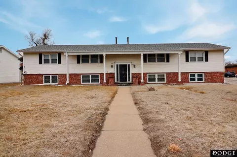 527 N Clarmar St #4, Fremont, NE 68025