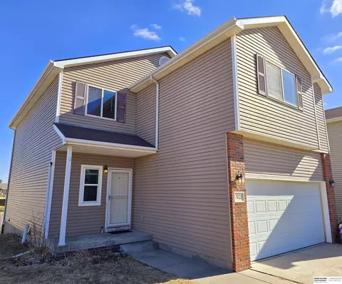 7420 N 17th Ct, Lincoln, NE 68524