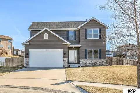 7906 N 173rd Terrace Cir N, Bennington, NE 68007