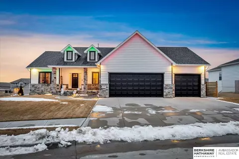 175 N 10th Ave, Springfield, NE 68059