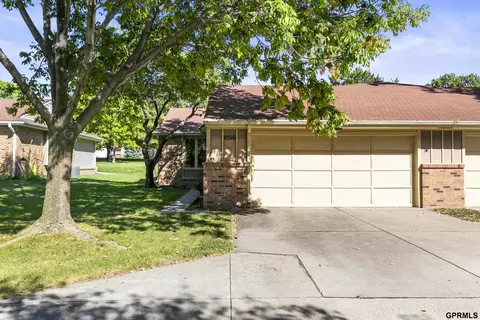 4510 Dryden Pl, Lincoln, NE 68516