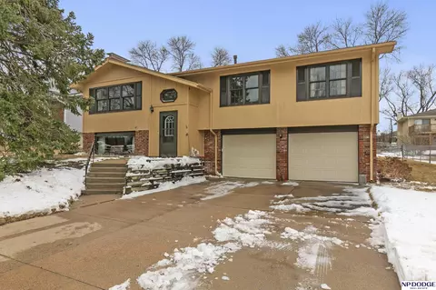 3411 Redwing Dr, Bellevue, NE 68123