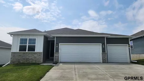 11734 S 189th St, Gretna, NE 68028