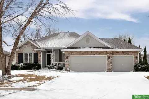 15909 Craig Ave, Bennington, NE 68007