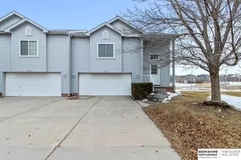 15210 Camden Cir, Omaha, NE 68116