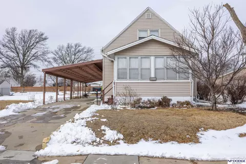 6018 S 37th St, Omaha, NE 68107