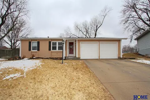 2311 Camelot Ct, Lincoln, NE 68512