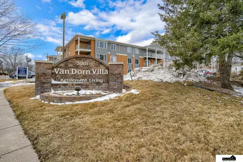3001 S 51st Street Ct #208, Lincoln, NE 68506
