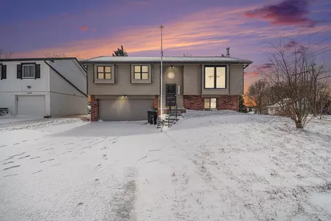 13111 Meredith Ave, Omaha, NE 68164
