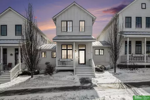 707 Pacific St, Omaha, NE 68108
