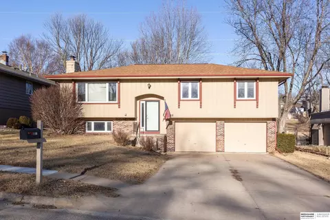 11318 Raleigh Dr, Omaha, NE 68164