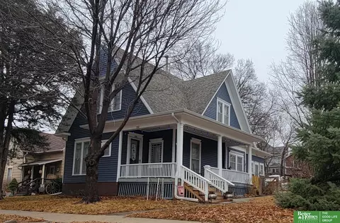 916 N Iowa Ave, York, NE 68467