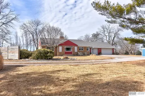 4920 Capehart Rd, Papillion, NE 68133