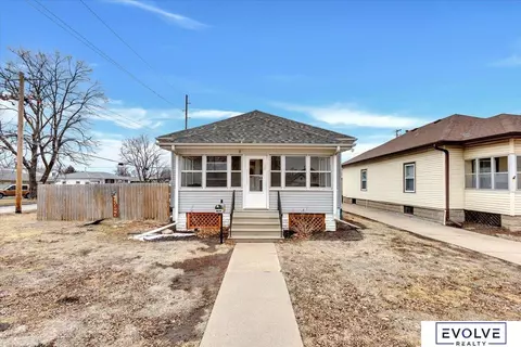 2834 F Ave, Council Bluffs, IA 51501