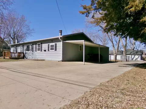 1518 Monroe St, Beatrice, NE 68310