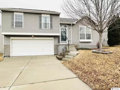 7721 S 156th Ave, Omaha, NE 68136