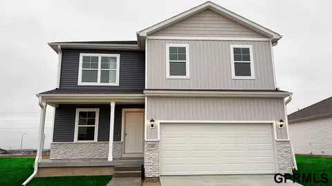 11515 Stony Point Dr, Papillion, NE 68046