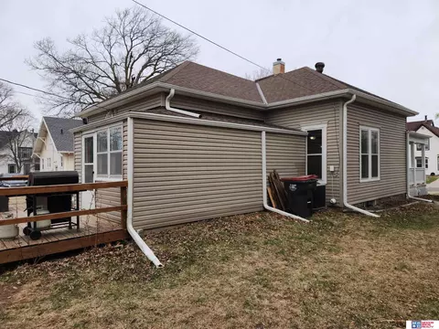 Exterior - 1307 High St, Beatrice, NE 68310 photo 5 of 5