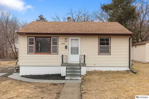 3917 N 41st St, Omaha, NE 68111