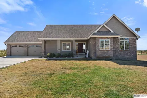 10555 Prairie Ridge Dr, Louisville, NE 68037