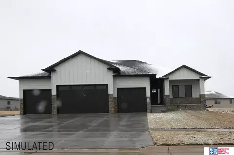 7646 Isidore Dr, Lincoln, NE 68516