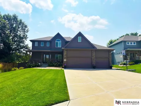 17119 Y St, Omaha, NE 68135