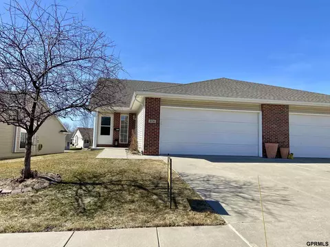 1838 N 176 Plz, Omaha, NE 68118