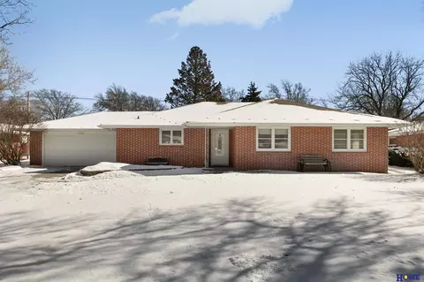 1246 N 6th St, Seward, NE 68434