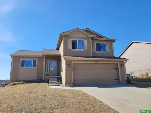 8910 S 68 St, Papillion, NE 68133