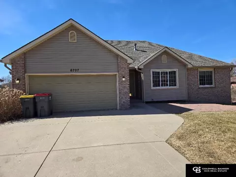 6707 S 41 St, Lincoln, NE 68516