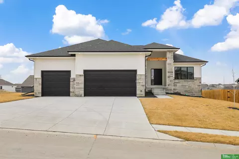 11918 S 109th St, Papillion, NE 68046