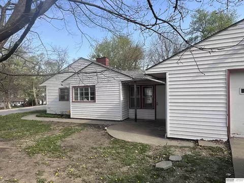 1801 N 66th St, Omaha, NE 68104