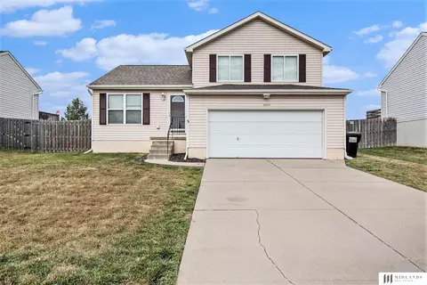 16134 Birch Ave, Omaha, NE 68136