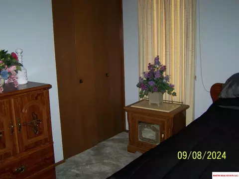 Bedroom - 1910 Arbor Ave, Beatrice, NE 68310 photo 4 of 5