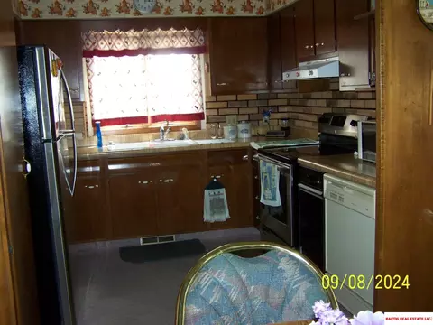 Kitchen - 1910 Arbor Ave, Beatrice, NE 68310 photo 1 of 1