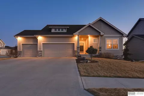 21303 G St, Elkhorn, NE 68022