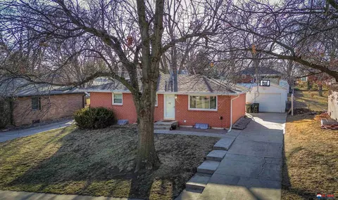 4511 S 45 St, Lincoln, NE 68516
