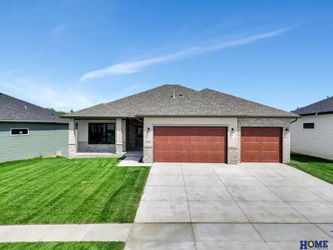 516 Eloise Ave, Lincoln, NE 68520