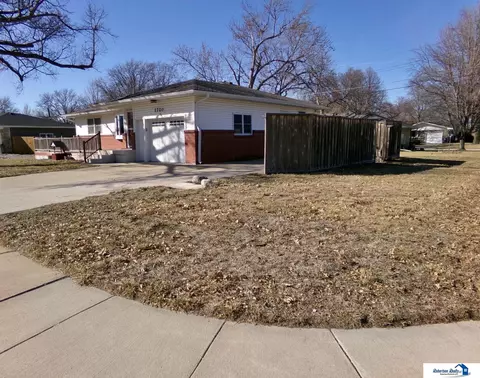 1720 Jefferson St, Beatrice, NE 68310 photo 4